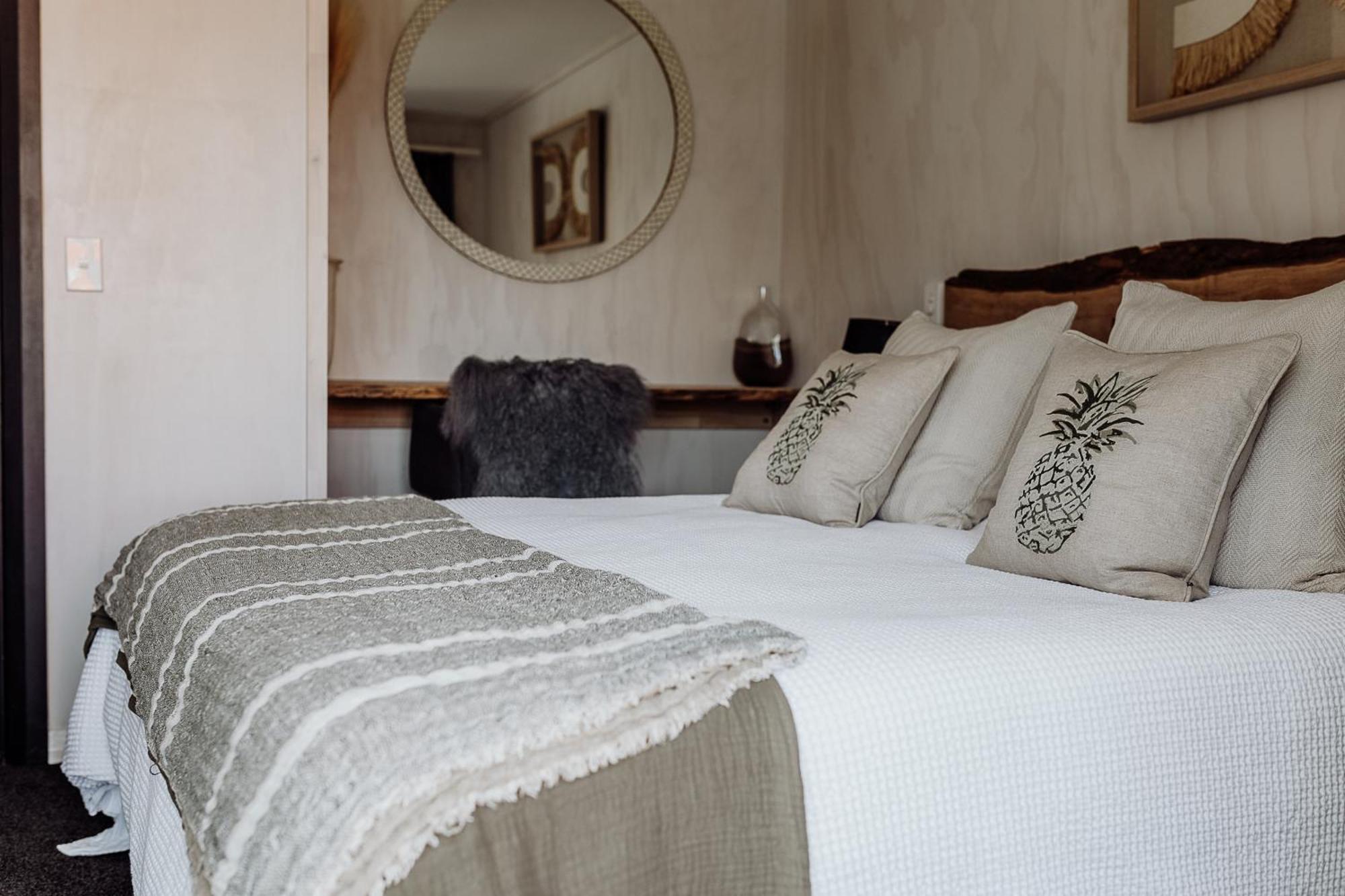 Lake Mahinapua Hotel Ruatapu Kültér fotó